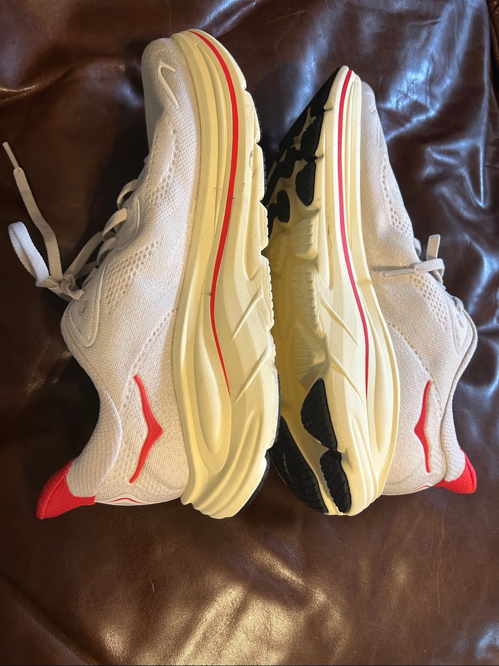 Hoka Clifton 10 size 9.5B - Picture 6 of 8